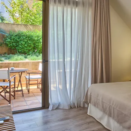 El Petit Convent 3* بيغور