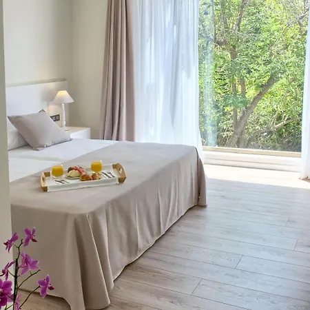 El Petit Convent فندق 3*