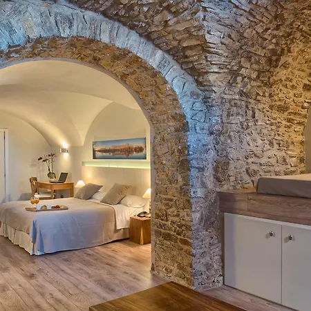 El Petit Convent Hotel